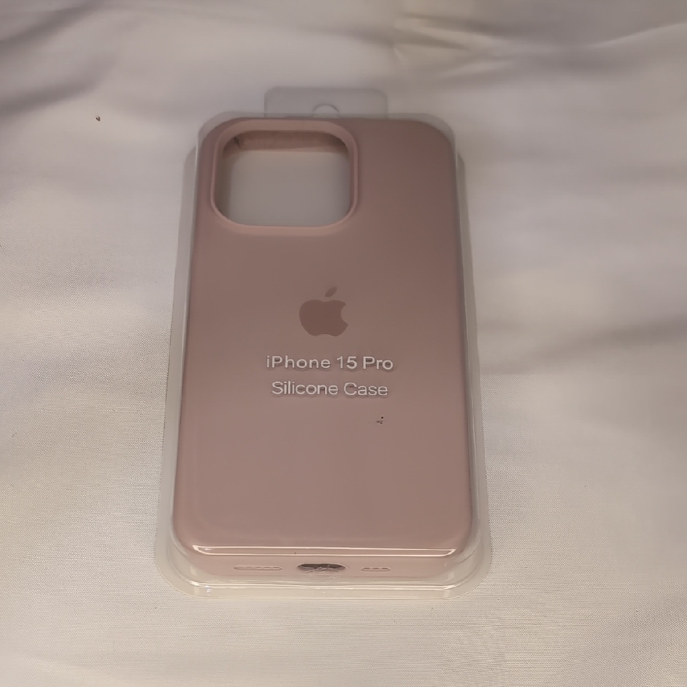 Apple iPhone 15 Pro Silicone Case - Light Pink